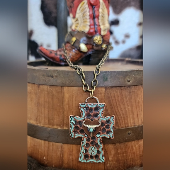 Boho Cross - Picture 6 of 7